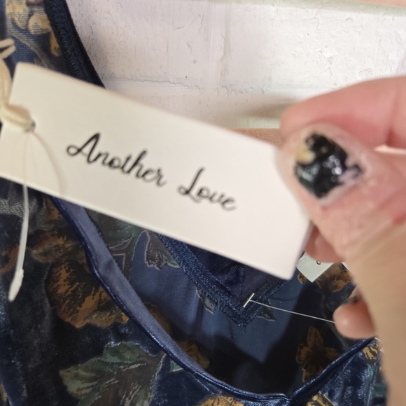 Another Love Acacia Burnout Floral Velvet Tank Top New - Picture 4 of 11